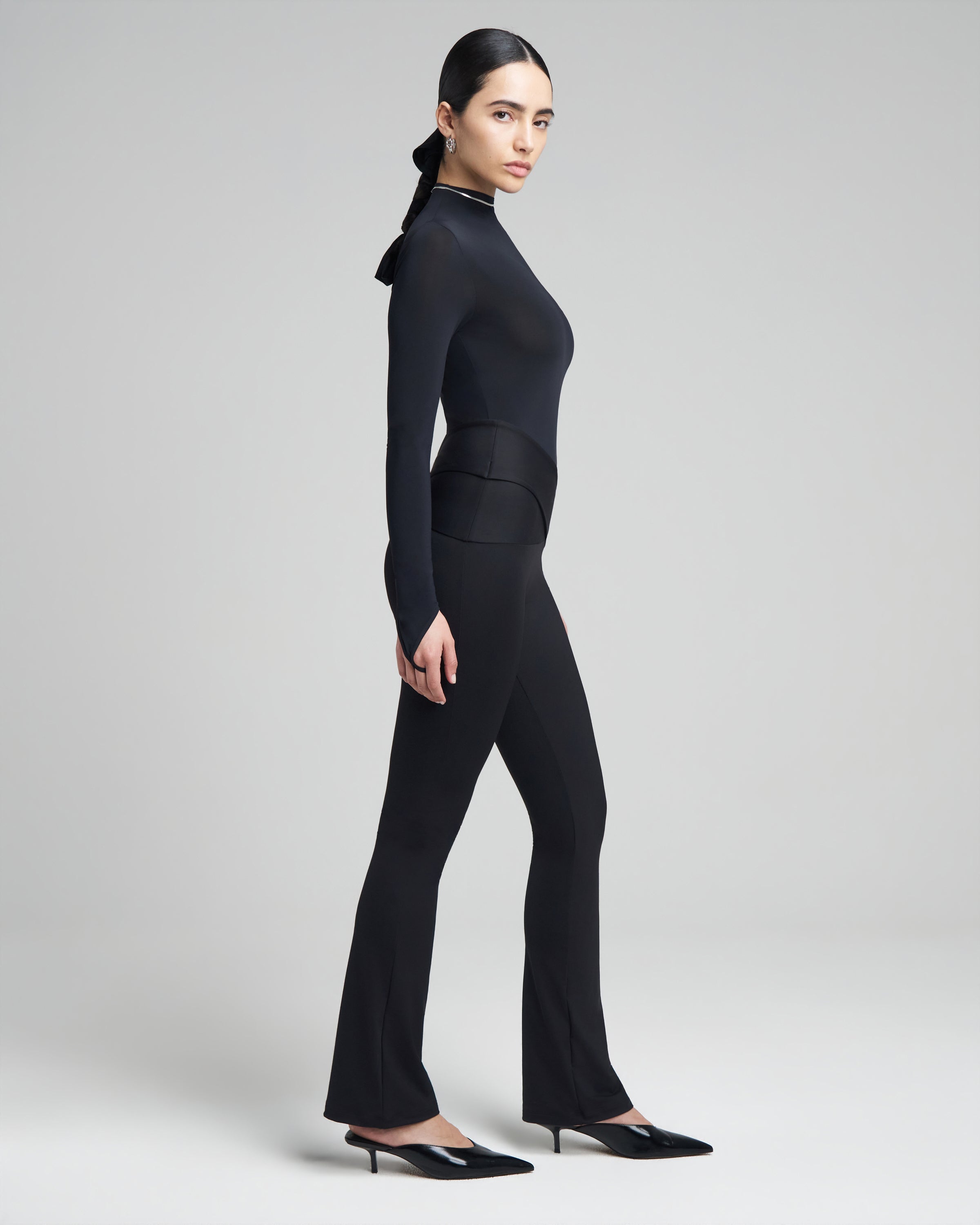 Flared Crossover Legging
